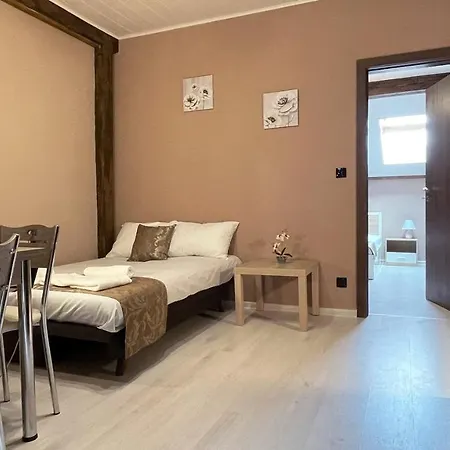 Apartmanhotel конниците